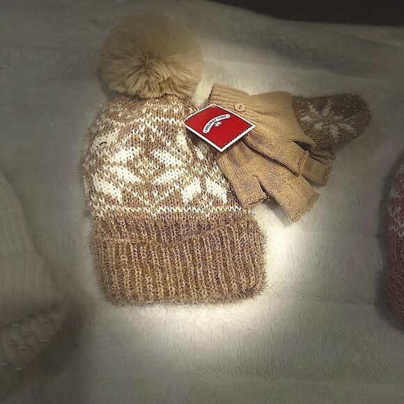 Hats Bundle Winter Hats 6 Pieces - Picture 3 of 6